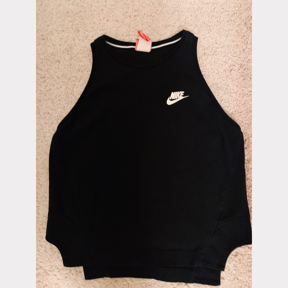 Nike Cropped High-Neck Tank Top